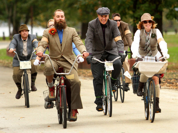 101814-tweed-ride10